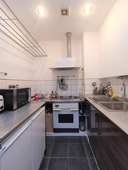 Stylish Apartment Near Carnaby Street, Sleeps 4. Londyn Zewnętrze zdjęcie