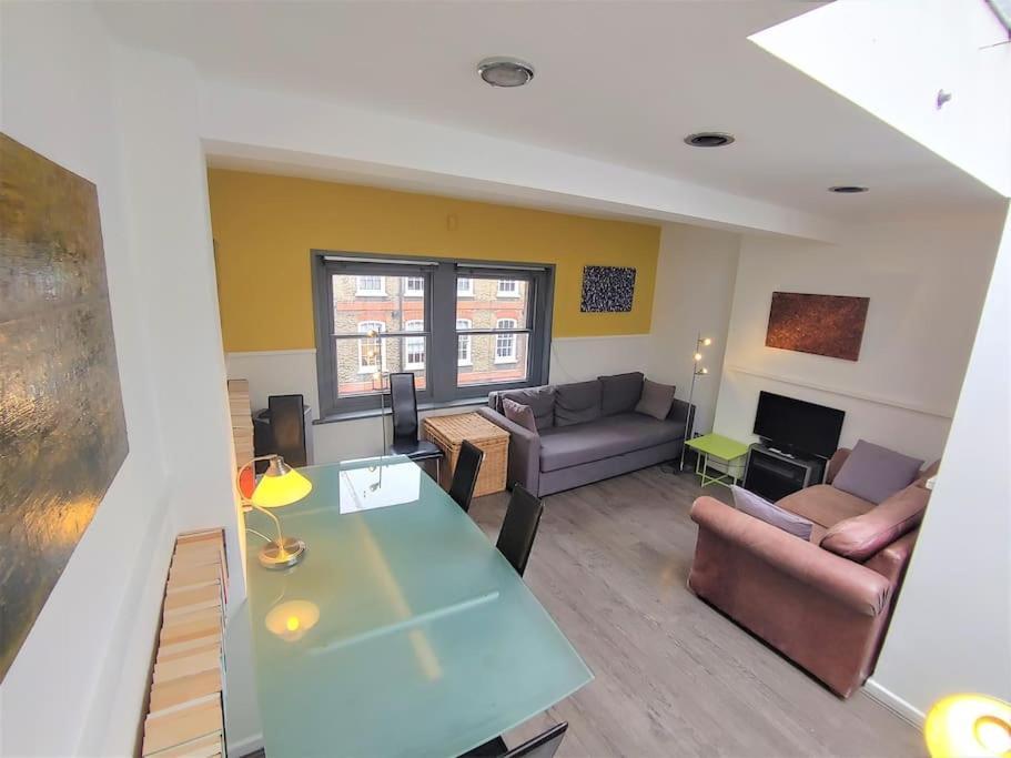 Stylish Apartment Near Carnaby Street, Sleeps 4. Londyn Zewnętrze zdjęcie