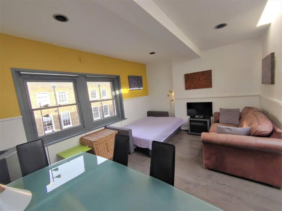 Stylish Apartment Near Carnaby Street, Sleeps 4. Londyn Zewnętrze zdjęcie